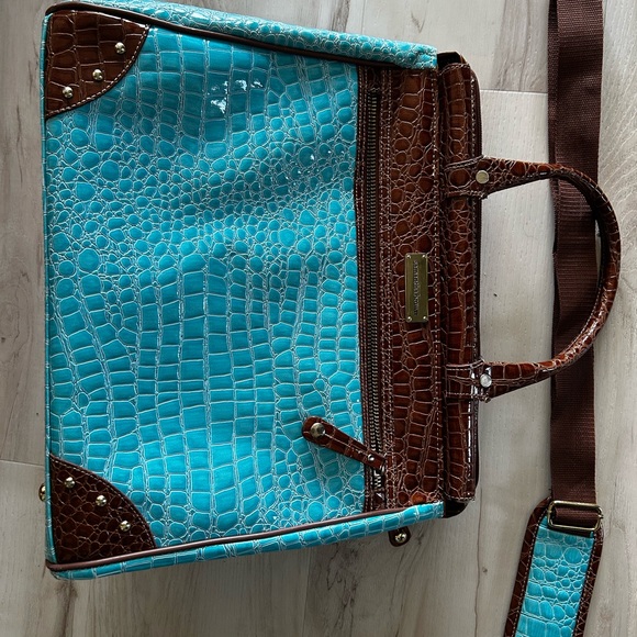 Turquoise and Brown Travel Luggage Set - Picture 12 of 16